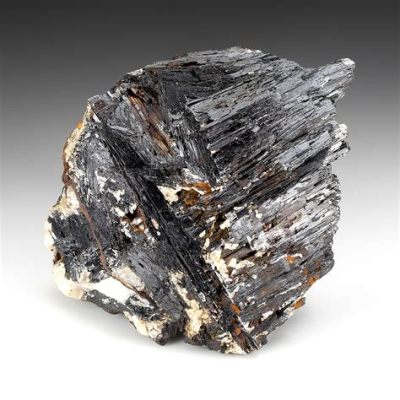  Wolframite: Un minerale fondamentale per la produzione di utensili taglienti e componenti elettronici ad alta performance!