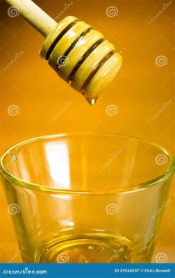 What is a Honey Dripper: A Sweet Exploration of Metaphors and Meanings