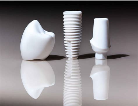  Yttrium-Stabilized Zirconia: Il Materiale Ceramico per Impianti Dentali di Nuova Generazione!